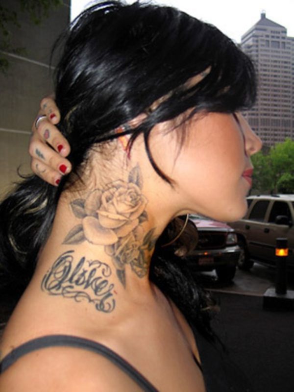 Татуировки для женщин на шее